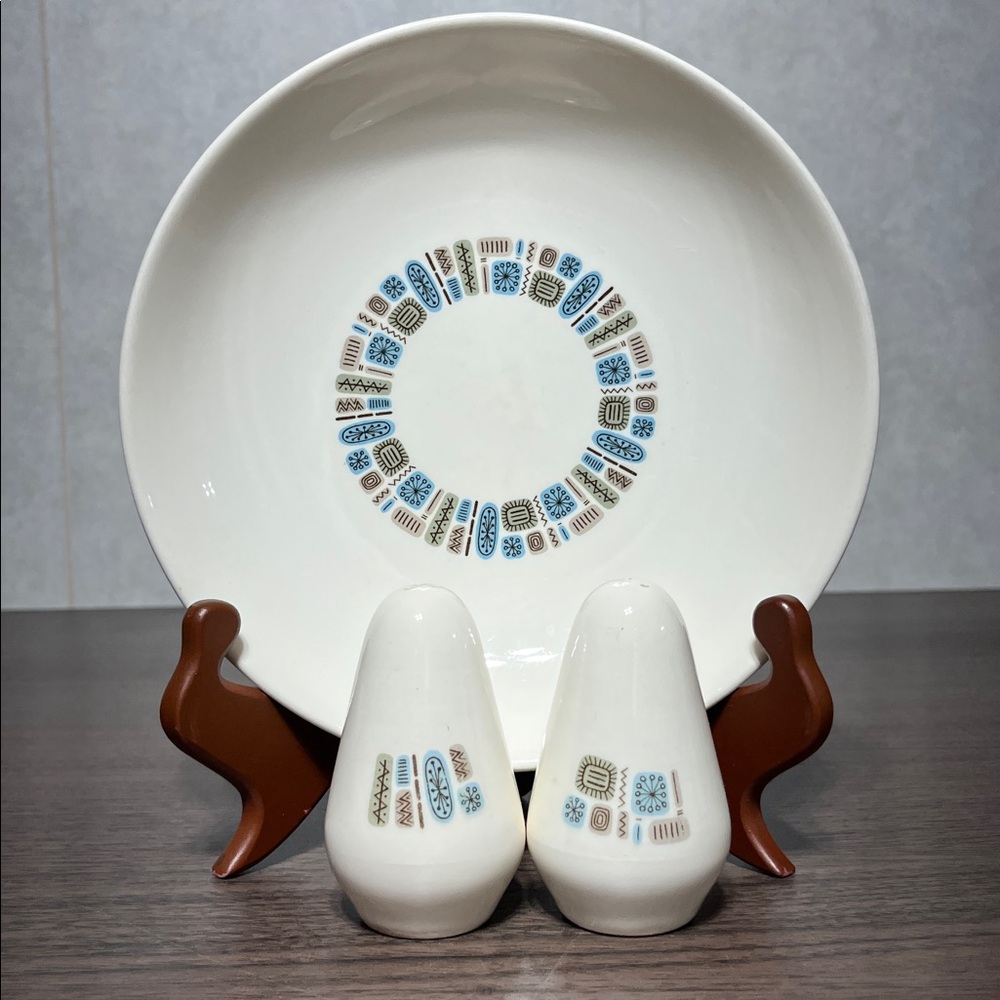 Vintage Temporama Atomic 60’s Salt and Pepper Shakers and 8 inch round bowl